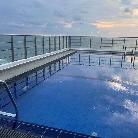 Appartamento Next To An Indian Ocean Colombo Esterno foto