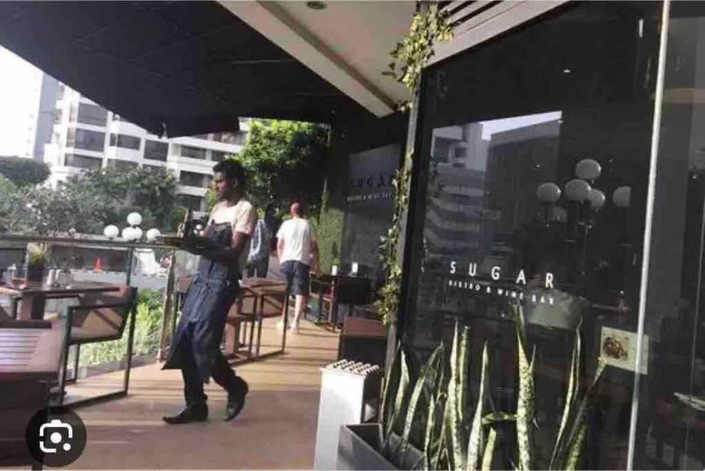 Appartamento Next To An Indian Ocean Colombo Esterno foto