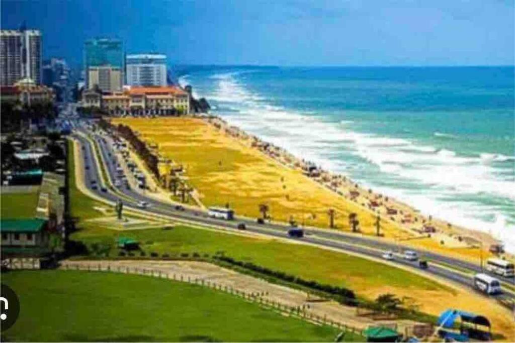 Appartamento Next To An Indian Ocean Colombo Esterno foto
